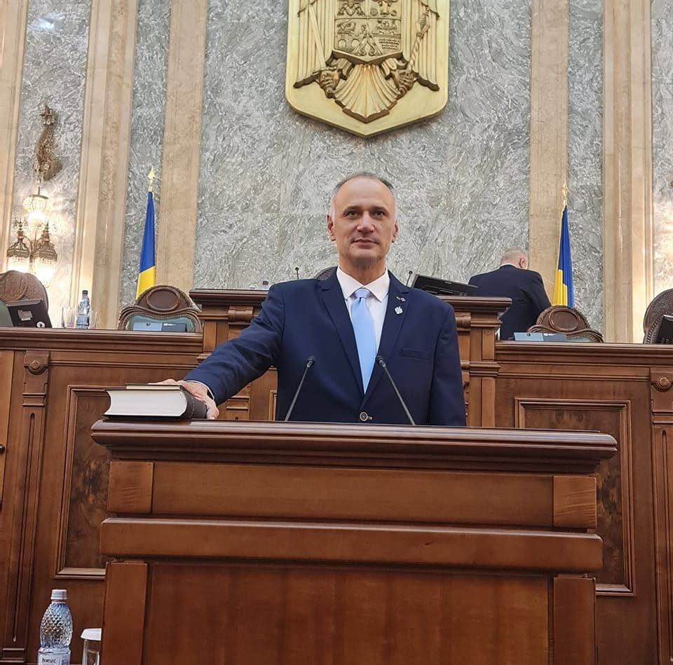 USR depune o nouă iniţiativă legislativă pentru consolidarea legislaţiei privind integritatea publică